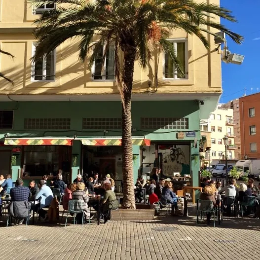fachada terraza exterior de doña petrona