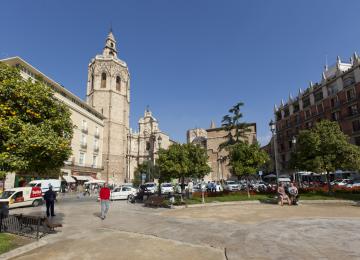 Plaza Reina