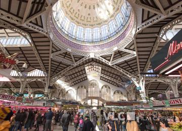 Vista interior y parte de la bóveda del Mercado Central