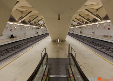 Andenes de la estación de metro Alameda