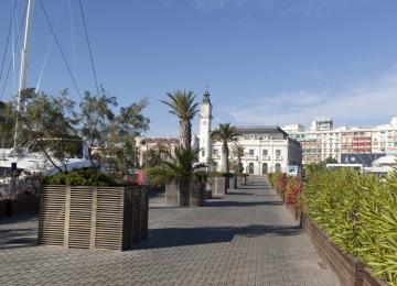 Edificio de El Reloj de La Marina