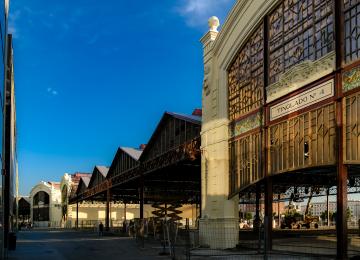 Exteriores de los tinglados de La Marina