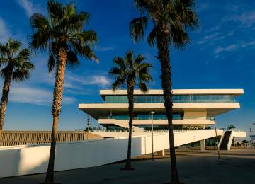 Edificio Veles e Vents de La Marina