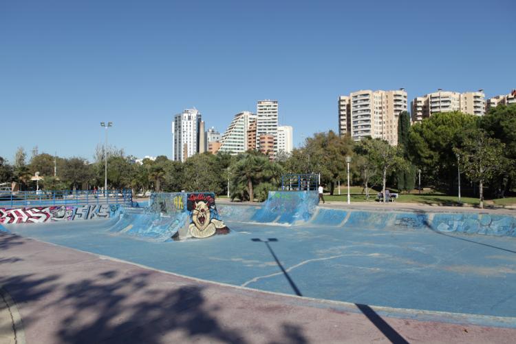 Pista azul para skaters situada en los jardines del turia