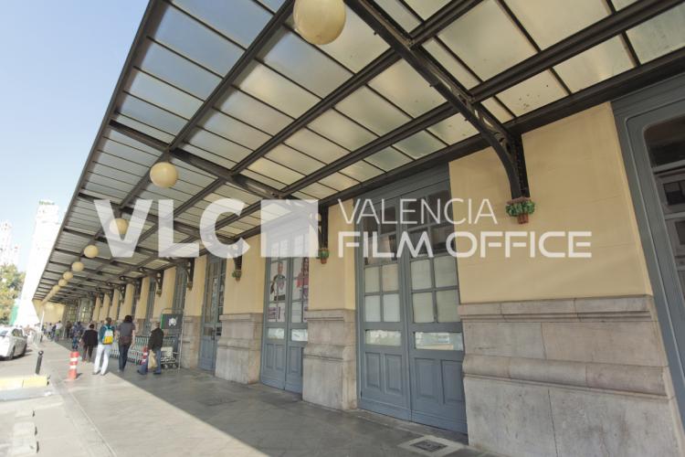 Fachada lateral de la estación del norte