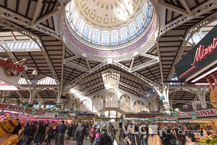 Vista interior y parte de la bóveda del Mercado Central