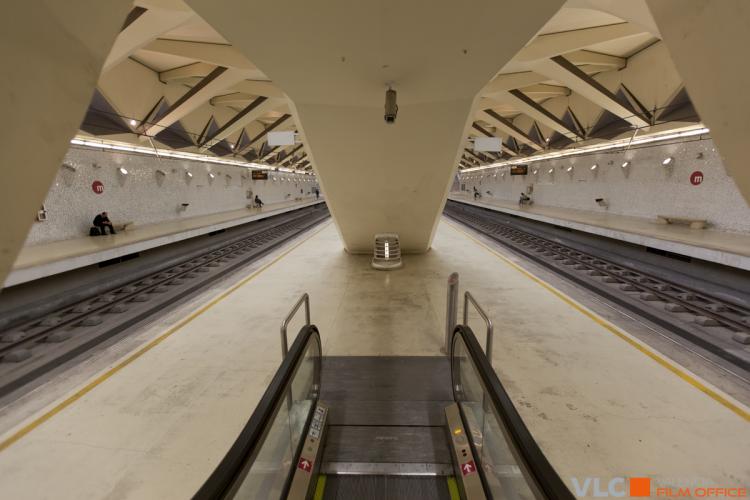 Andenes de la estación de metro Alameda