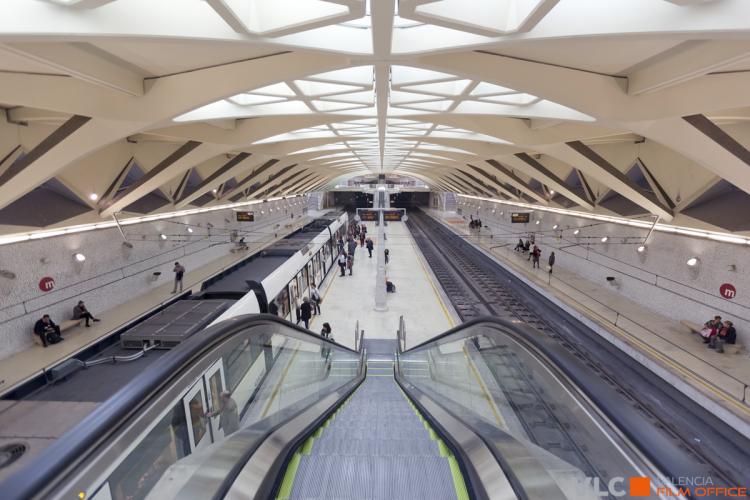 Interior de la estación del metro alameda