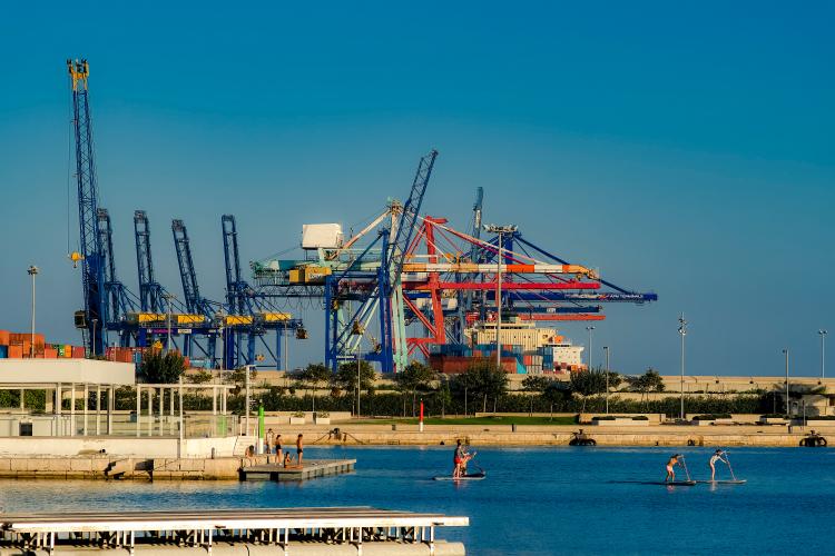 Vista del puerto desde La Marina