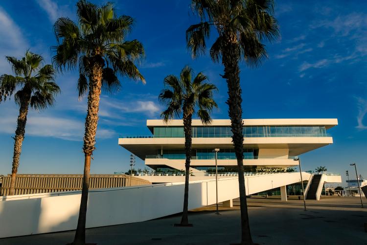 Edificio Veles e Vents de La Marina